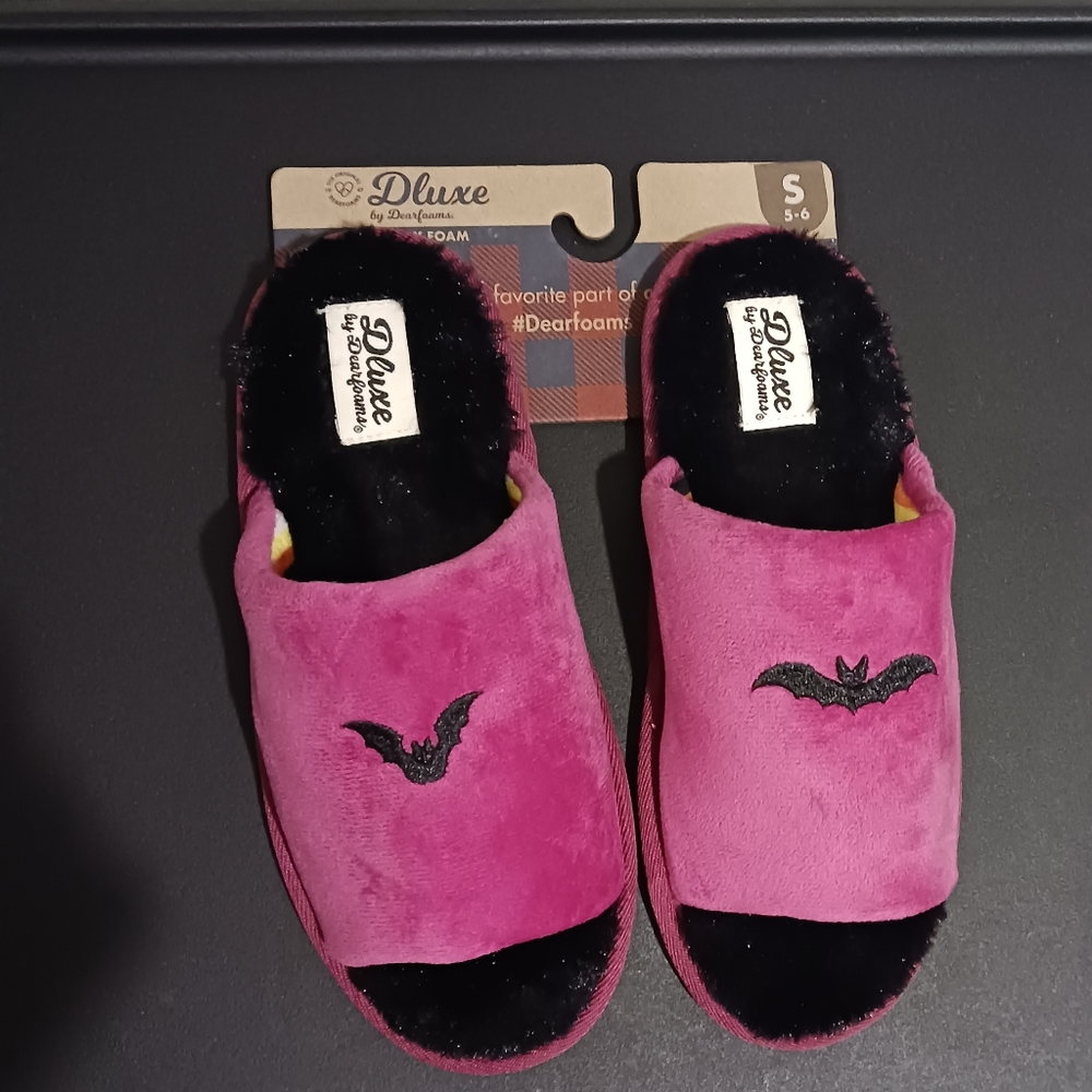 Deluxe by Dearfoams Size Small ( 5-6)